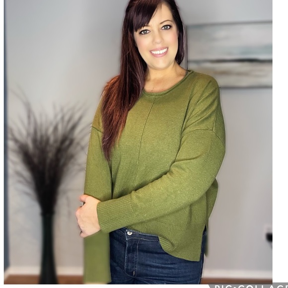 Front seam, side split sweater. - Picture 5 of 8